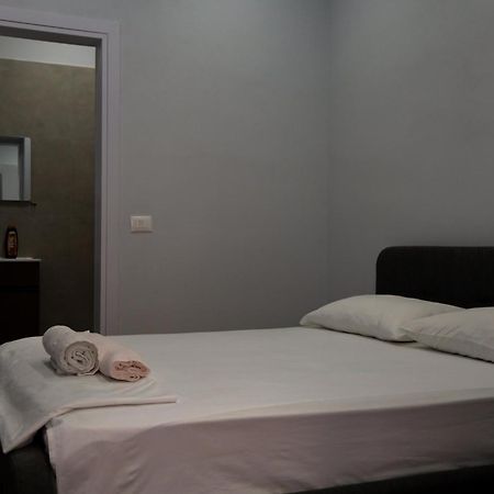 Be Solei Studio Apartments Sol 1 Tirana Esterno foto