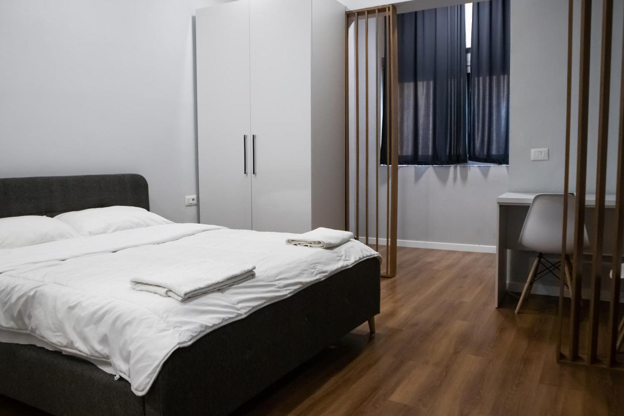 Be Solei Studio Apartments Sol 1 Tirana Esterno foto